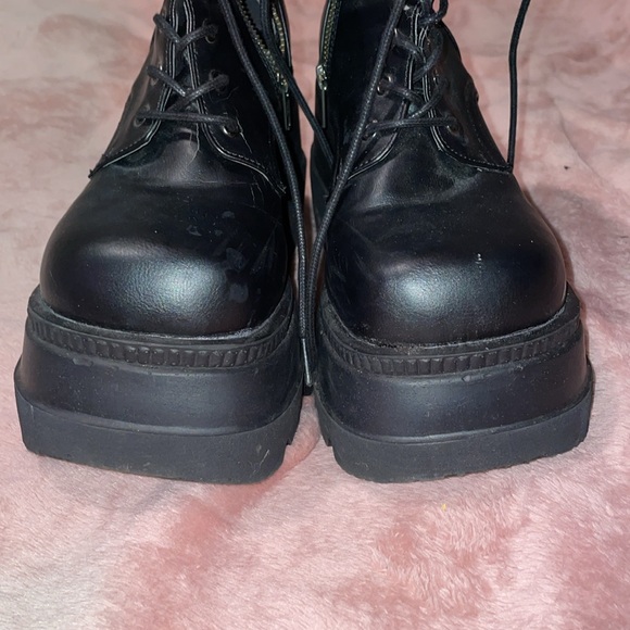 Black Demonia Shaker-52 - Picture 9 of 13